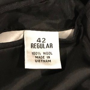 Men's Suit 100% Wool.  Size 42R